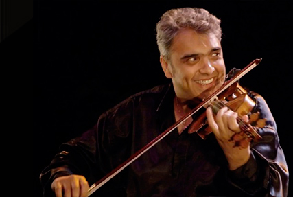 Românul Florin Niculescu, unul dintre cei mai buni violoniști de jazz manouche ai lumii